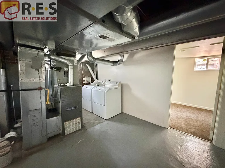 1146 Jackson St — Photo 11