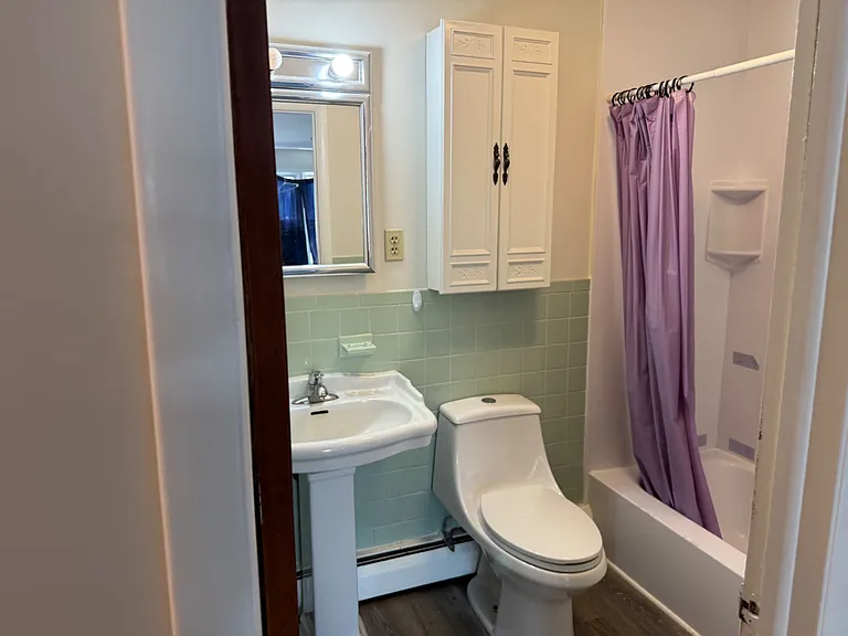 1204 Western Ave #1 — Photo 2