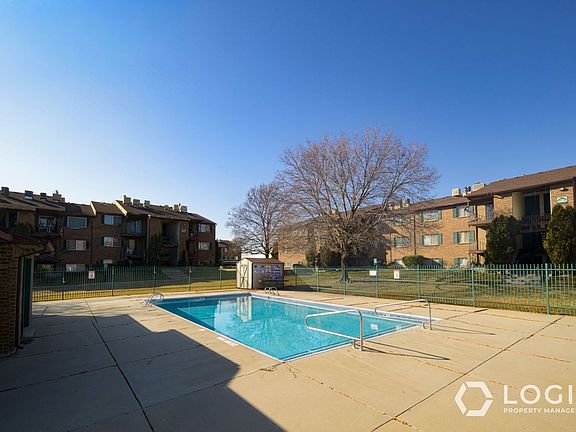 5th image of 4128 S Oak Meadows Dr APT 30