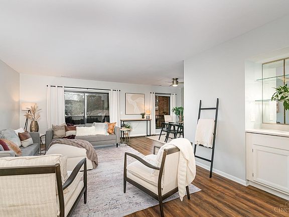 5th image of 3542 Amberacres Dr Unit 300N