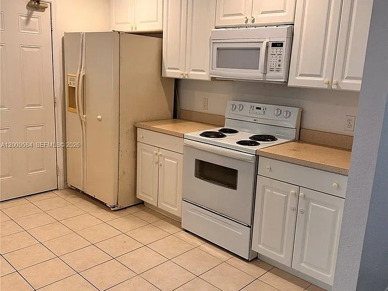 1804 Blue Heron Ln #C — Photo 2