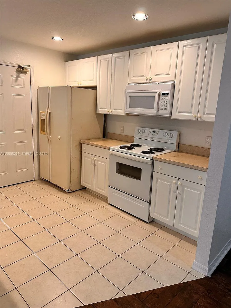 Building Photo - 1804 Blue Heron Ln #C