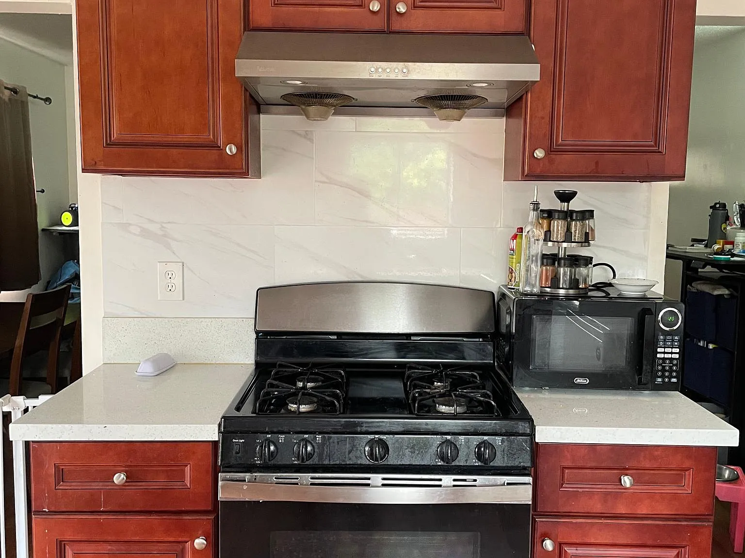 2 bed, 864 sqft, $2,950 — Photo 2