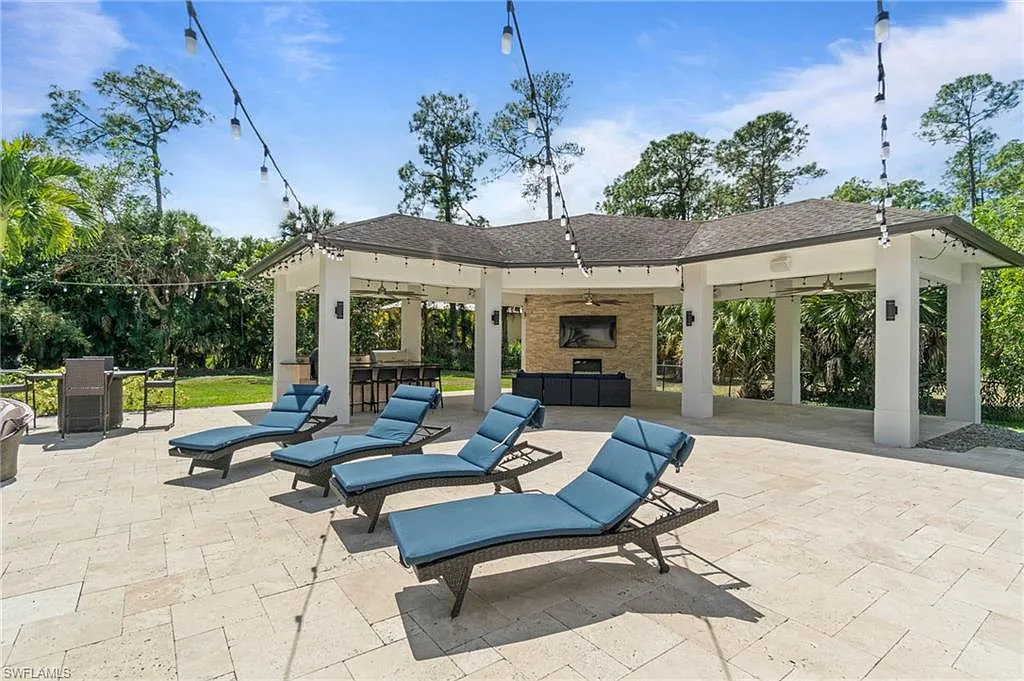 5 bed, 5.0 bath, 3220 sqft, $14,000 — Photo 4