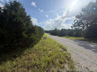 Saito Pl, Edwards, MO 65326