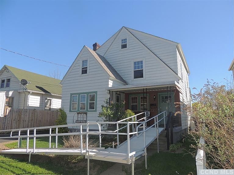 1st image of 3 Oakwood Blvd