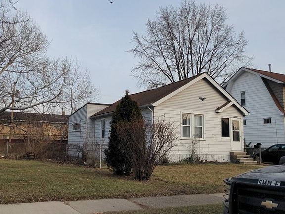 3rd image of 25038 Rose St