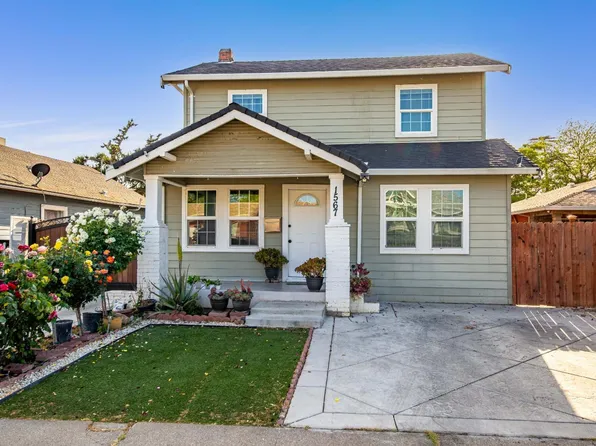 1567 Hiawatha Ave, Stockton, CA 95205