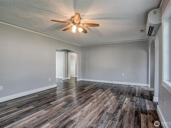 5th image of 2409 Cherry Street