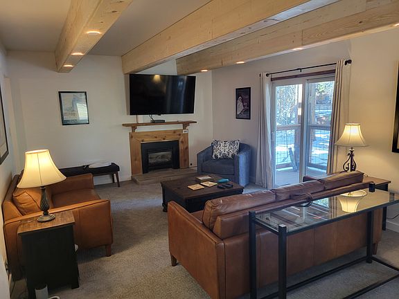 5th image of 700 Snowberry Ln #201
