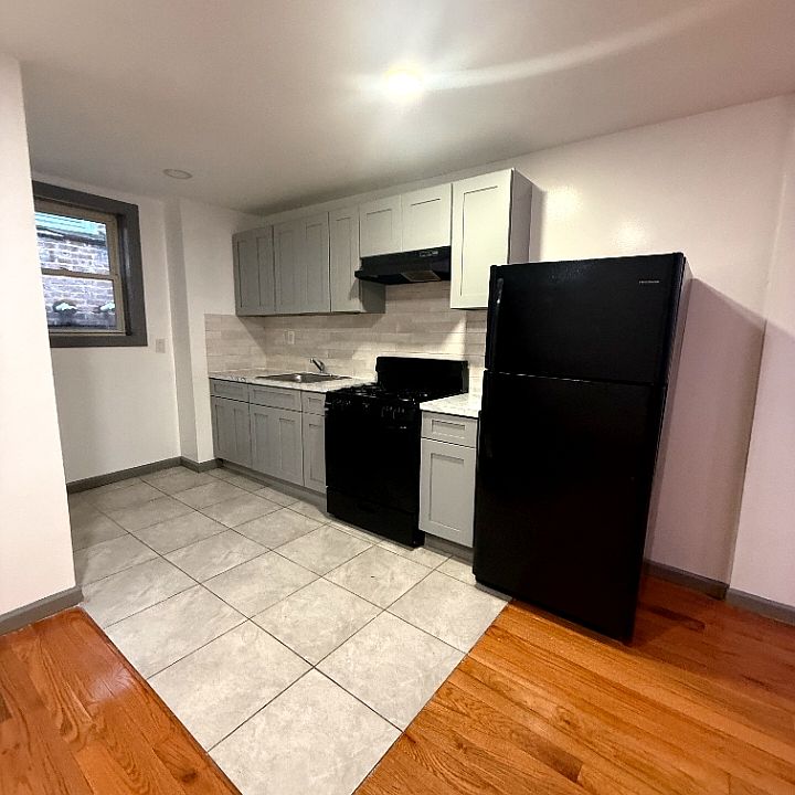 1st image of 328 Osborne Ter #L1
