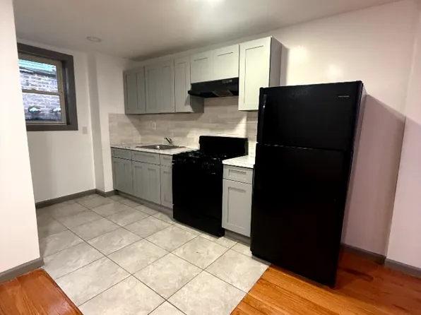 328 Osborne Ter #L1, Newark, NJ 07112