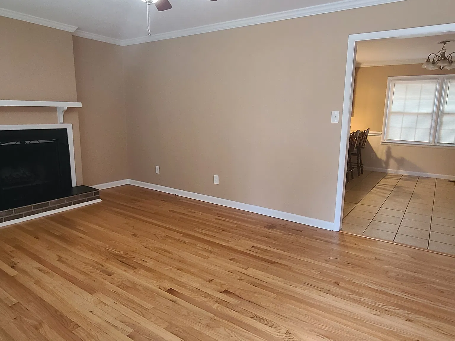 3 bed, 1.5 bath, 1100 sqft, $1,700 — Photo 2