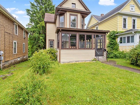 2nd image of 814 Avery Ave