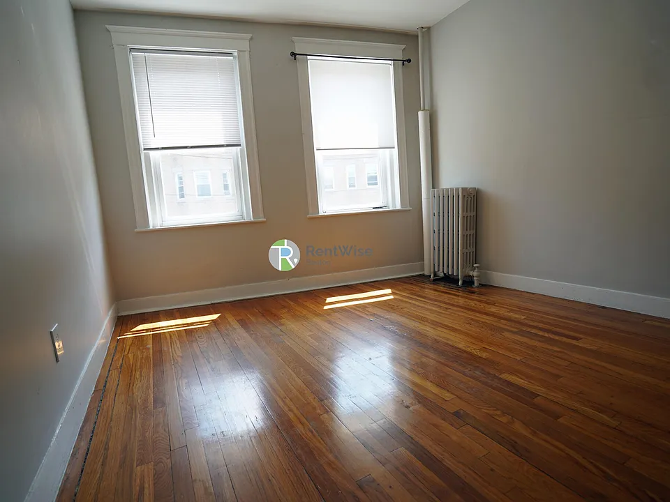 168 Kelton St #9