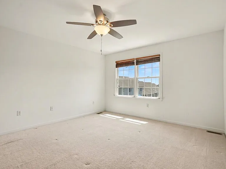 5050 Mendenhall Dr — Photo 12