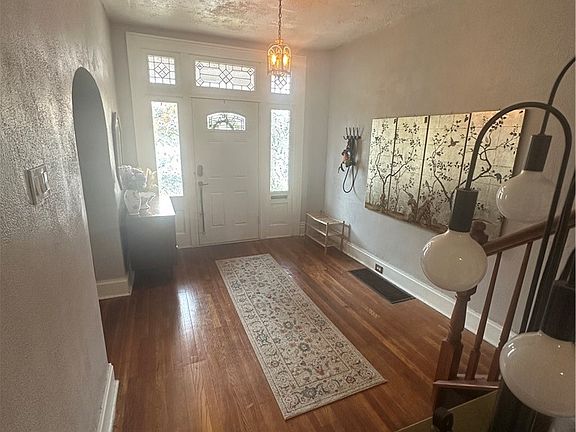 5th image of 4052 Vinceton St