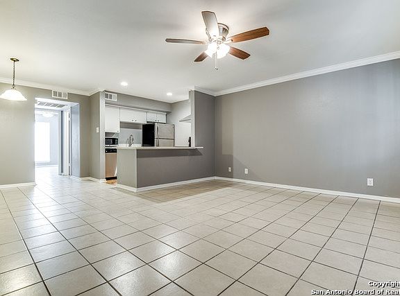 3rd image of 8401 N New Braunfels Ave APT 133A