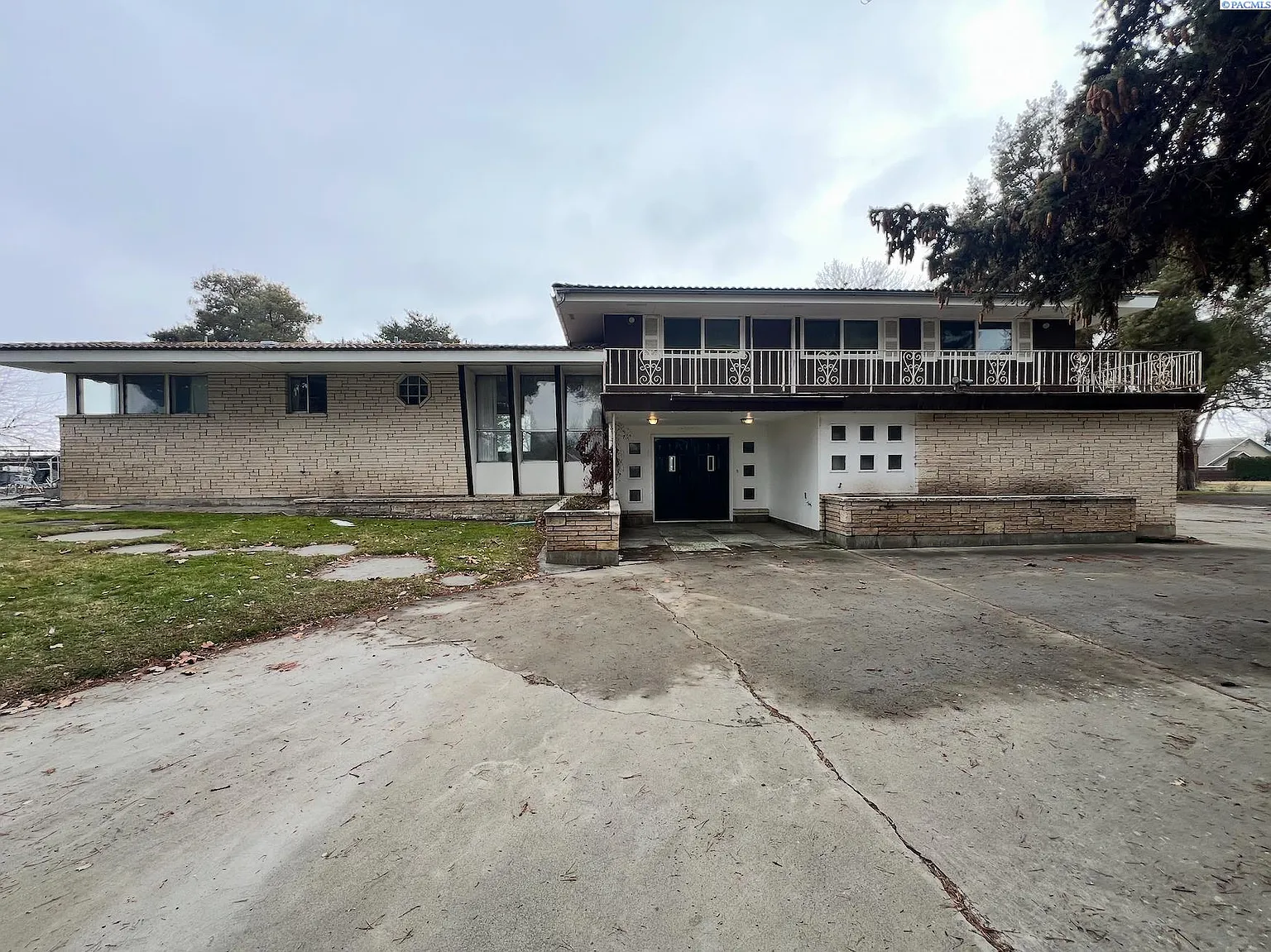 3725 Road 96 photo 1