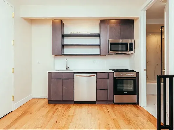 198 Johnson Ave #1A, Brooklyn, NY 11206