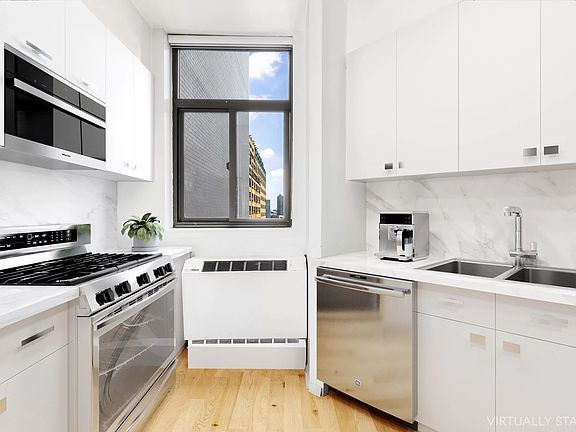 4th image of 303 E 43rd St APT 8C