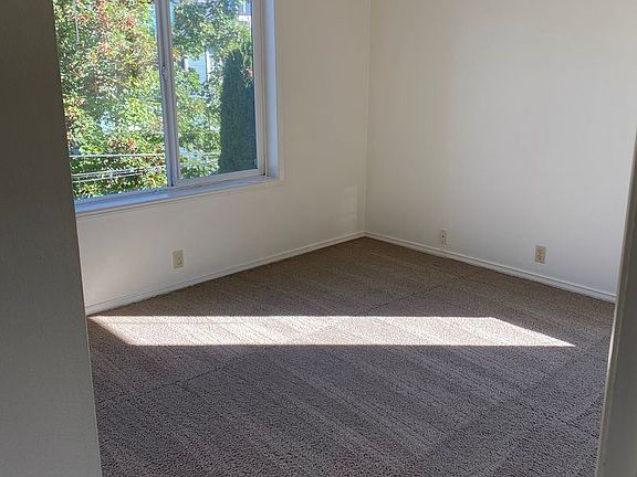 3rd image of 2616 NW 59th St APT 305