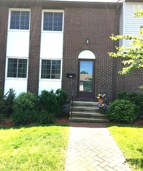 399 Pond St #B4 — Photo 10