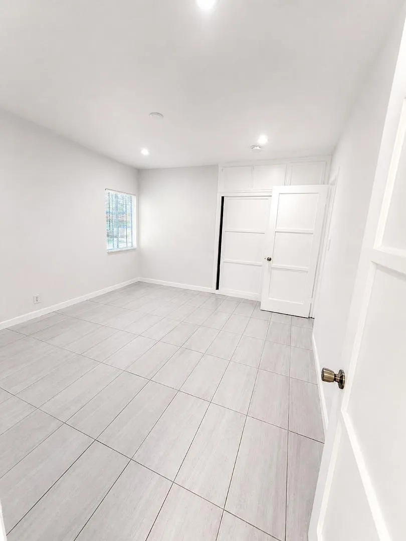 1514 S Bronson Ave - 1514 — Photo 3