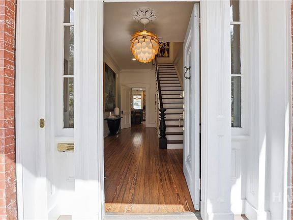 5th image of 220 E Oglethorpe Avenue