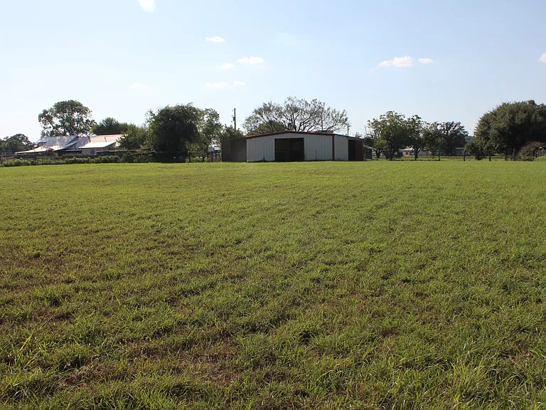 22240 N Highway 281 — Photo 6
