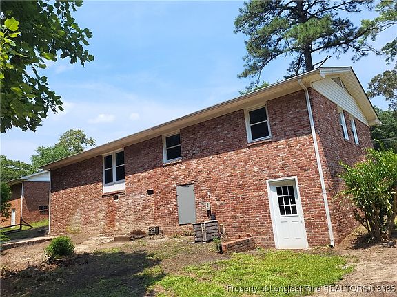 3rd image of 182 Summer Hill Rd