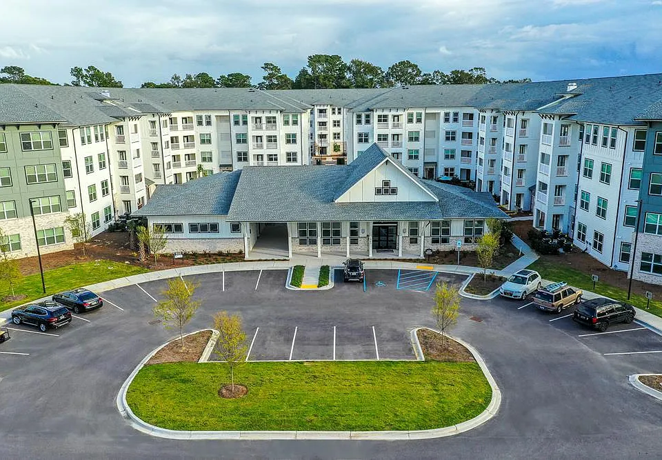 Building Photo 4