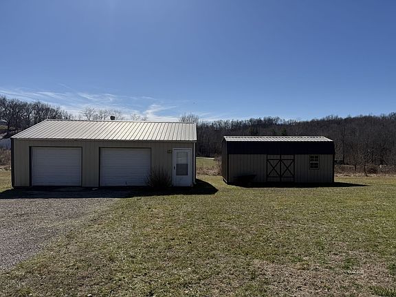 3rd image of 142 Petersburg Rd