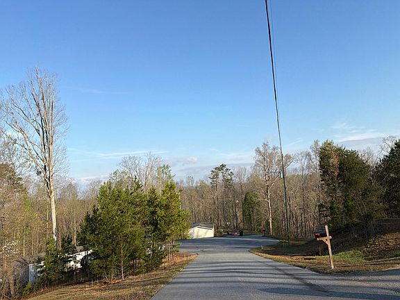 4th image of 672 King Richard Ct