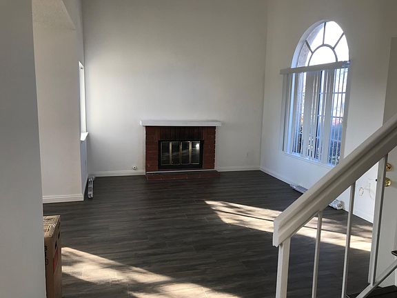 4th image of 1249 W Woodcrest St