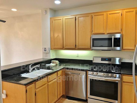 4th image of 41900 Davenport Way Unit B