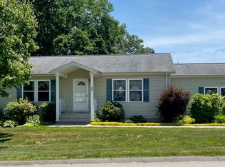 58 Indian Hill Rd, Uncasville, CT 06382