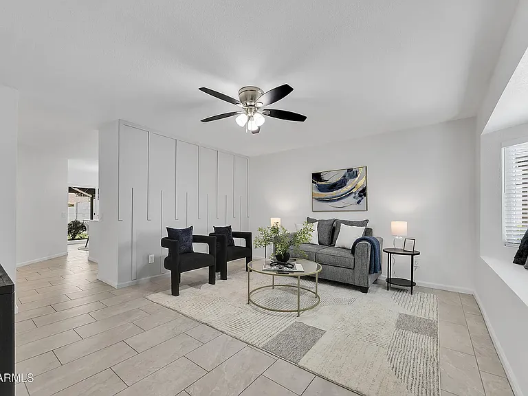 1950 E Paradise Ln — Photo 2