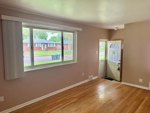 15435 Bainbridge St — Photo 12
