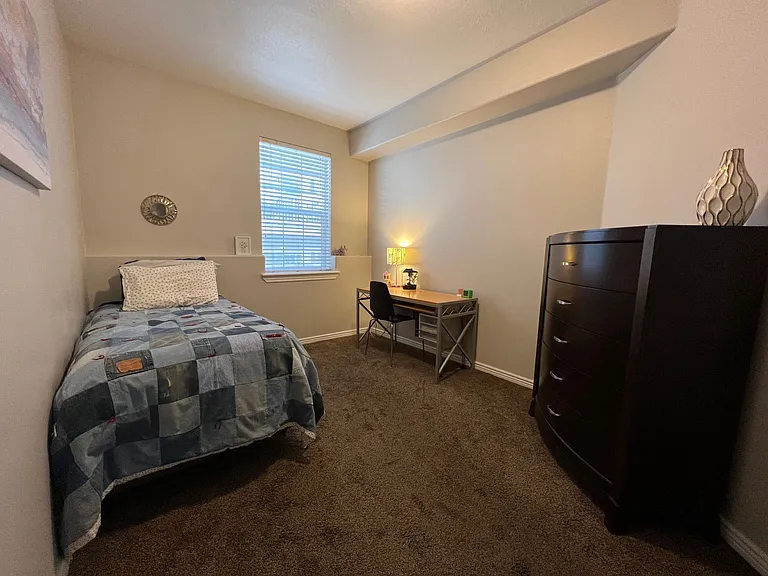 345 N Belmont Pl #140 — Photo 5