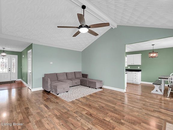 5th image of 23 Bobwhite Ln