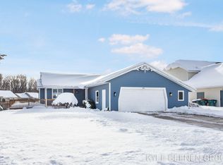 1484 Springbrook Dr, Jenison, MI 49428