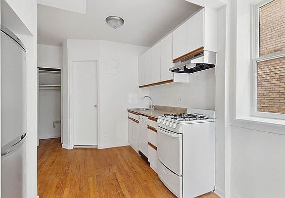 2nd image of 302 W 76th St #6C
