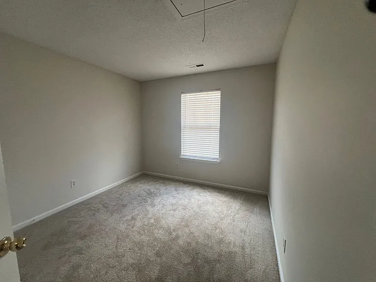 176 English Hills Dr — Photo 11