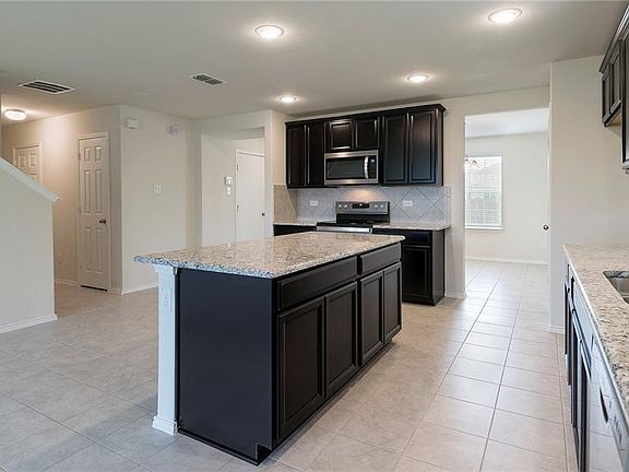 5th image of 202 Waxberry Dr