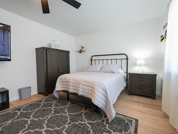 2nd image of 2115 Tesoro Pl #2