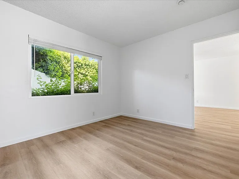 2080 S. Camino Real — Photo 16