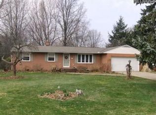 7415 Rolling Ridge Rd NE, Canton, OH 44721