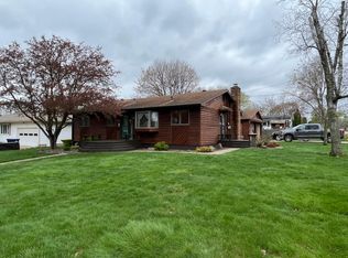 910 Charles Dr, Sparta, WI 54656