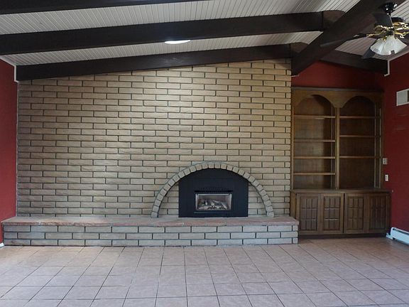 3rd image of 3321 N Sunset Ave